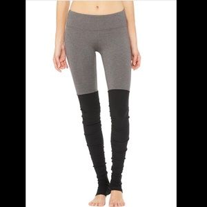 Alo Goddess Leggings in Grey Black XS